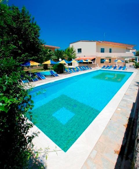 Kyveli Hotel Apartments Vrontados Bagian luar foto
